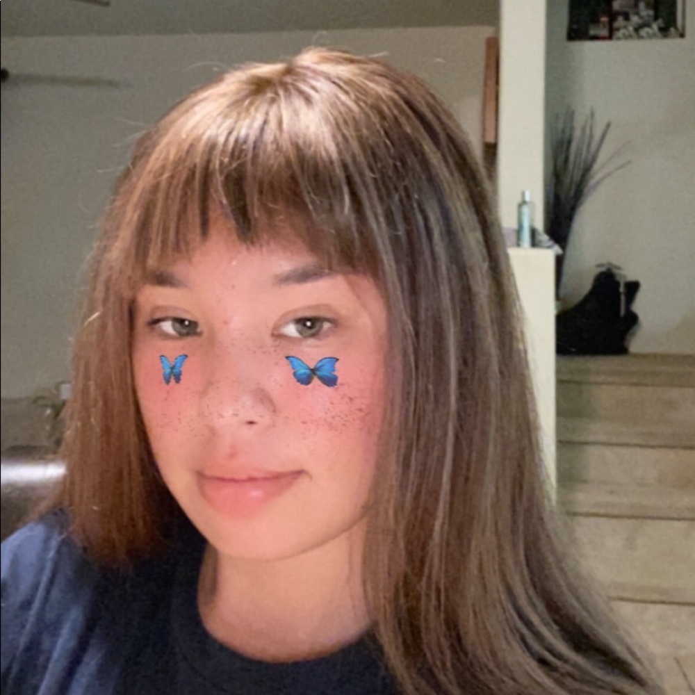 Meet your Posher, Caitlin